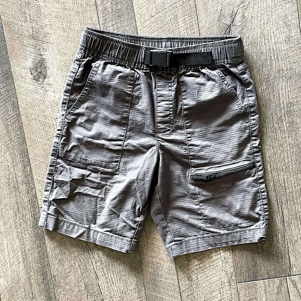 NWOT! Wonder Nation Distressed Gray Youth Shorts. Size Large (10-12).